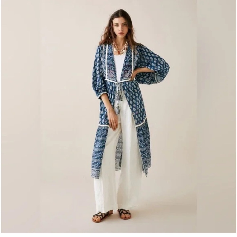 Zara Kimono with Bishop Sleeves - Picture 2 of 5